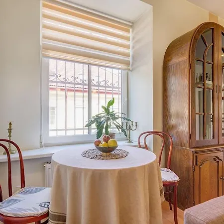 Private Entrance-2 Rooms-old Town- Free Parking *