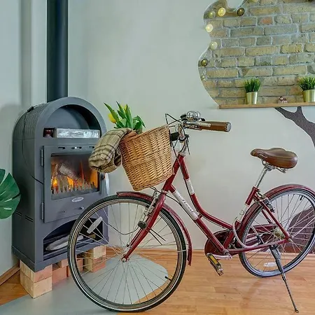 Private Entrance-2 Rooms-old Town- Free Parking Lägenhet *