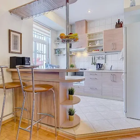 Apartment Private Entrance-2 Rooms-old Town- Free Parking