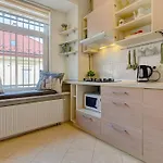 Private Entrance-2 Rooms-old Town- Free Parking *